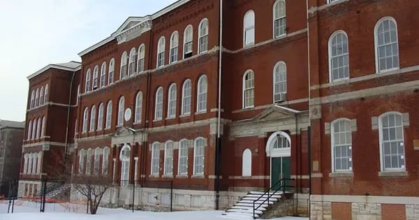 Hodgen School, Photo by Chris Naffziger, 2011
