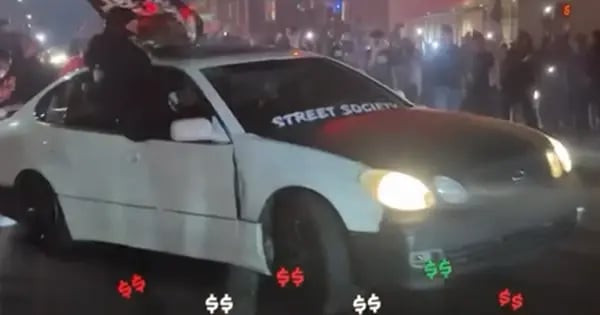 Lexus-street-takeover