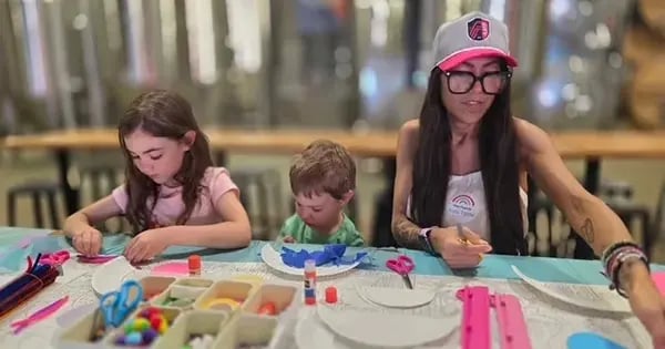 The PopUp Kids' Table brings screen-free activities to dining experiences across the St. Louis region.